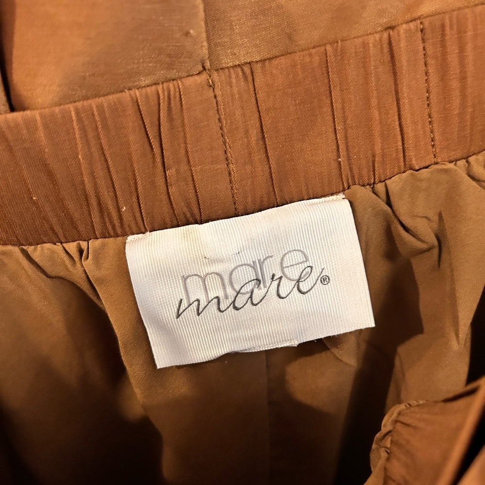 Mare Mare Off-The-Shoulder Structured Pleated Top… - image 7